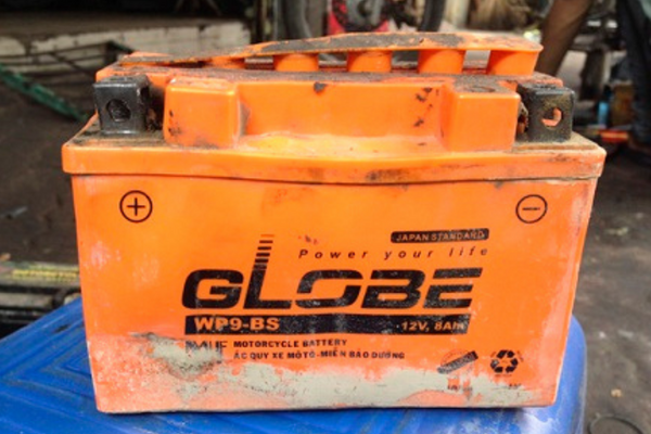 Khi nào cần thay bình ắc quy.