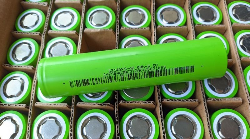 Cell pin sắt 32140 3.2V LiFePo4 15AH 2C